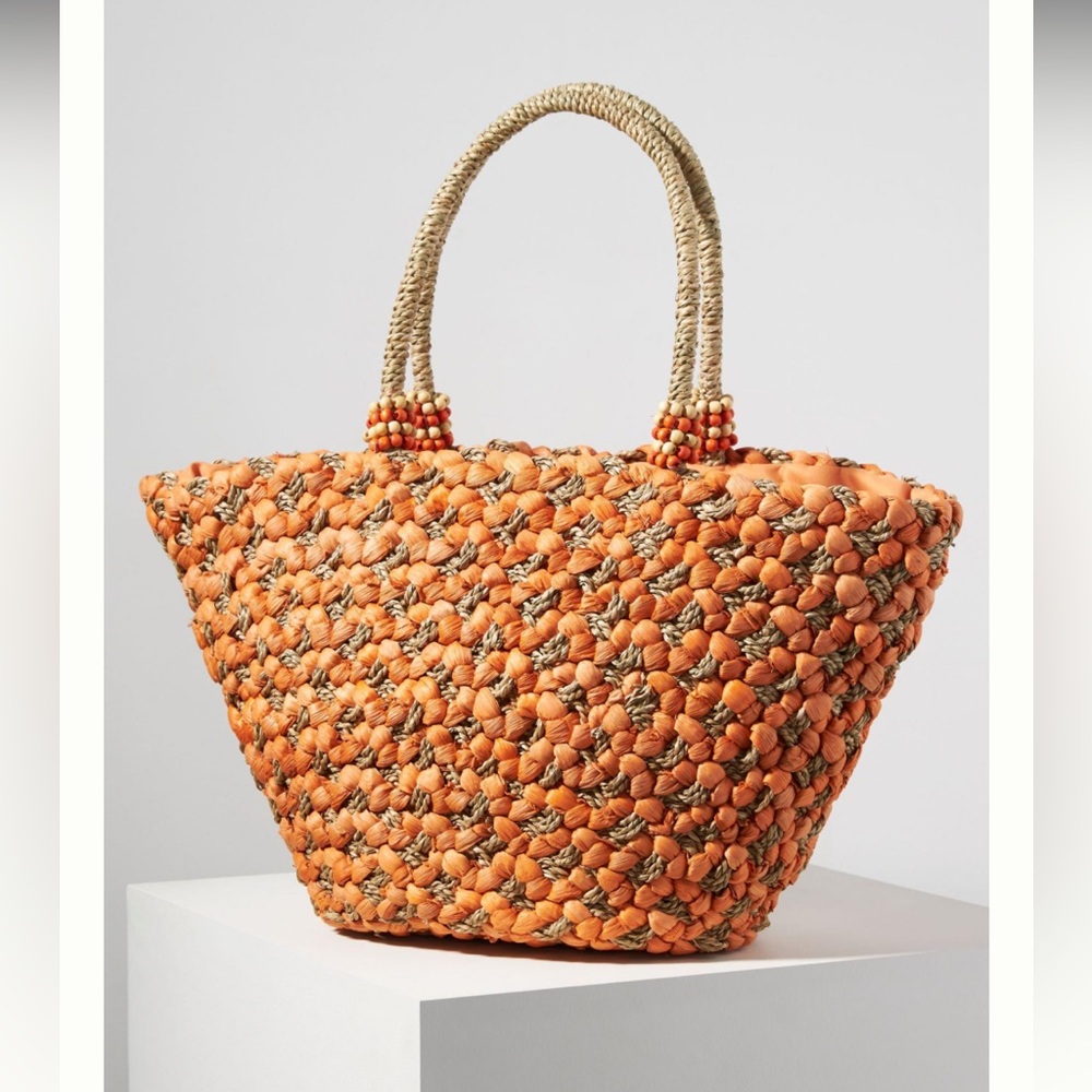 Puffy Raffia Tote Bag - Picture 2 of 3